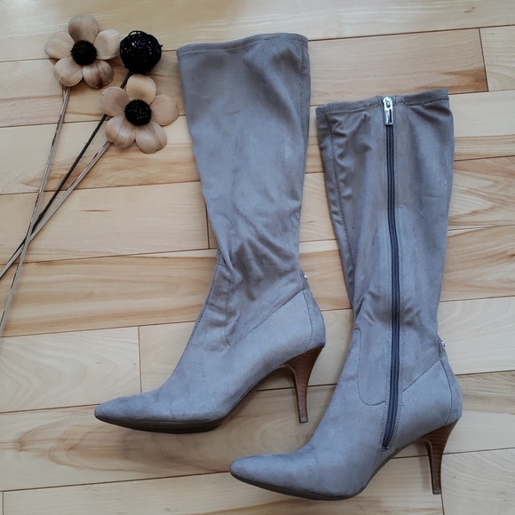 Calvin Klein boots - Picture 2 of 9